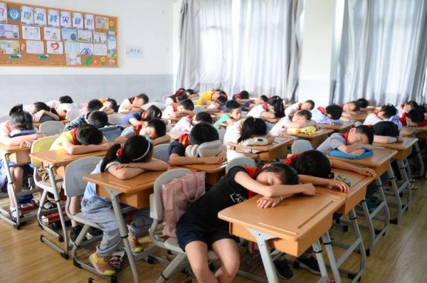 北京的小学生如何午休（北京小学午休时间几点到几点）-图2