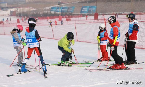 北京中小学生滑雪比赛（北京冬奥会滑雪比赛视频）