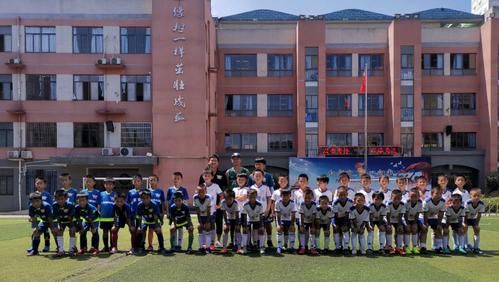 湘潭市小学生足球赛（湘潭市小学生足球赛视频）-图1