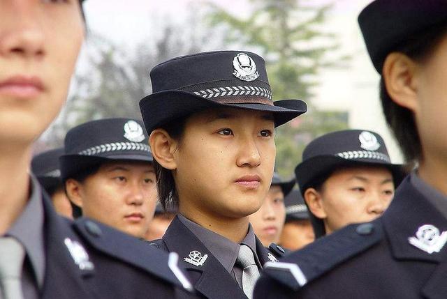 985大学毕业怎么当警察（本科毕业生想当警察）